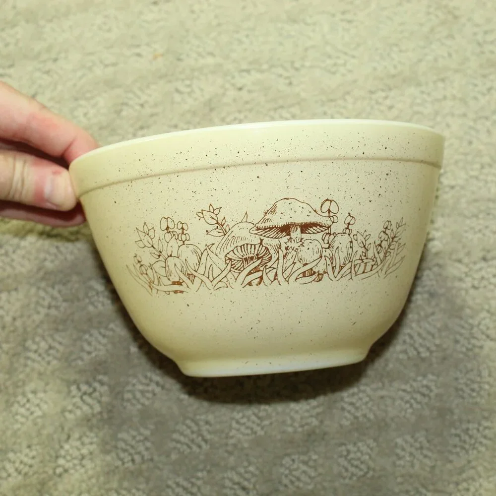 Vintage PYREX Forest Fancies (1980-1986) Mushrooms Small Mixing Bowl 401